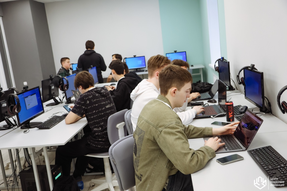  Для участия в региональном Хакатоне «Амурский код» поступило уже более 60 заявок