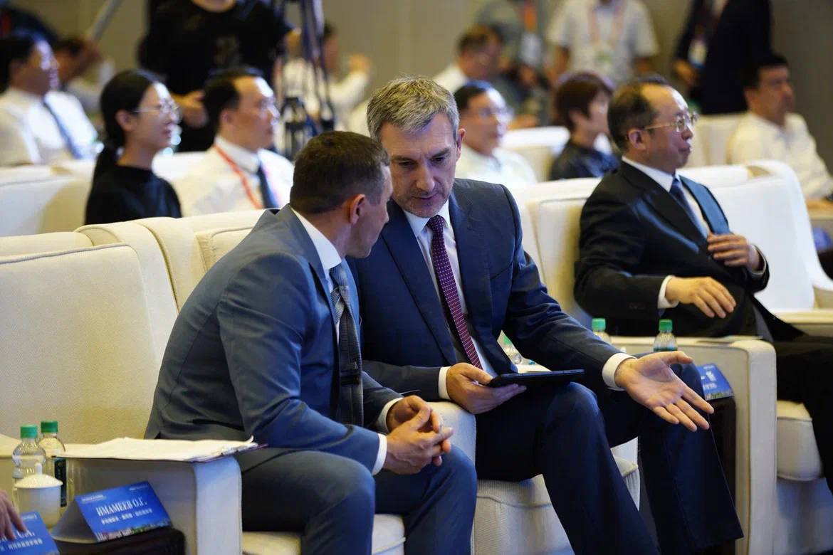 Василий Орлов: «Приглашаю бизнесменов инвестировать в амурские города, это будет очень выгодное вложение средств». Губернатор выступил на совместной презентации Благовещенска и Хэйхэ