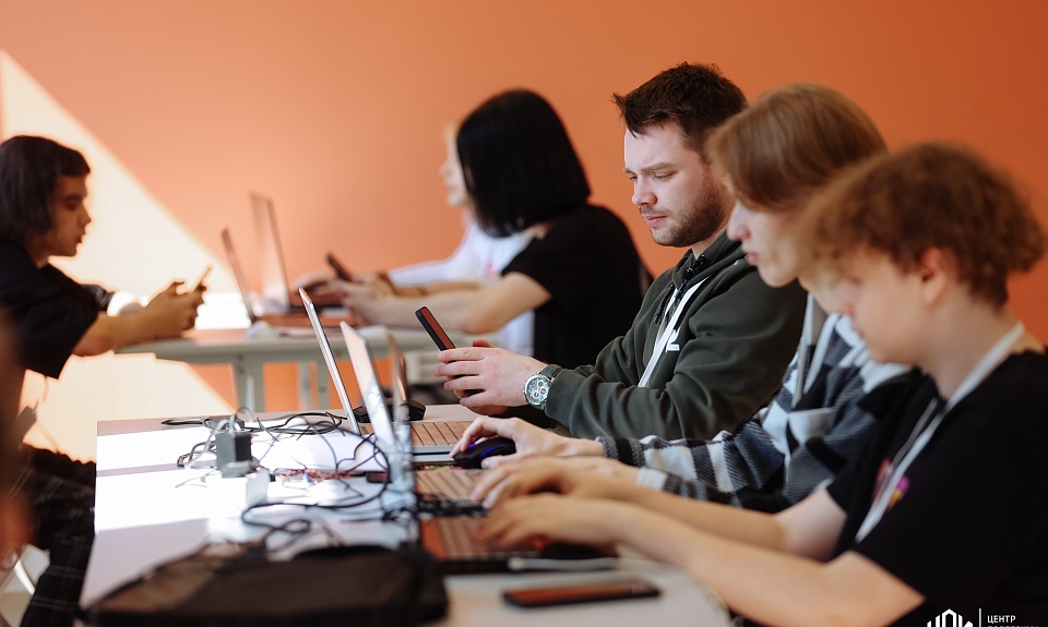  Для участия в региональном Хакатоне «Амурский код» поступило уже более 60 заявок