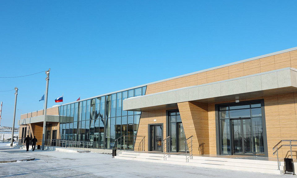 По международному мосту через Амур между российским Благовещенском и китайских Хэйхэ запустили пассажирские автобусы