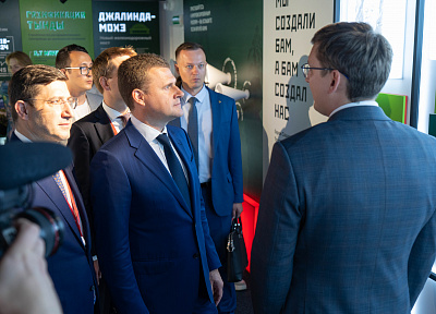 Павильон Амурской области на ВЭФ-2023 посетил глава Минвостокразвития РФ Алексей Чекунков