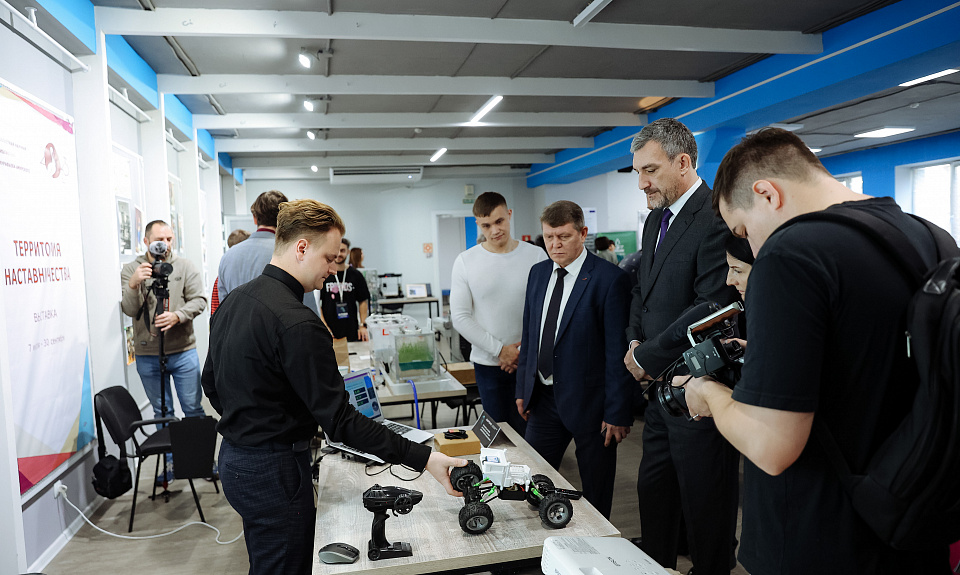 Василий Орлов гарантировал амурским разработчикам помощь в реализации инновационных проектов. В регионе открылся Центр поддержки инноваций 