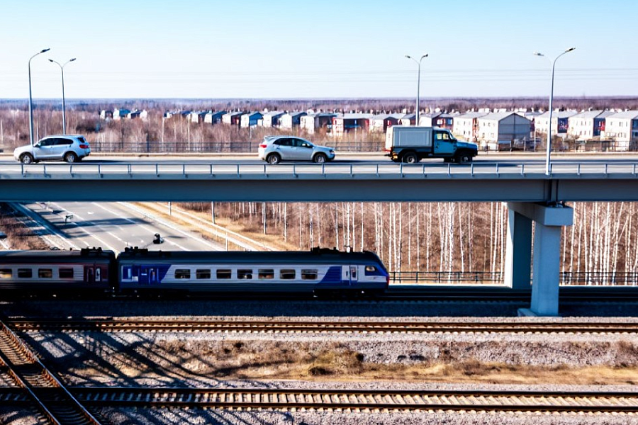 Путепровод через транссибирскую железную дорогу в пгт.Новобурейский