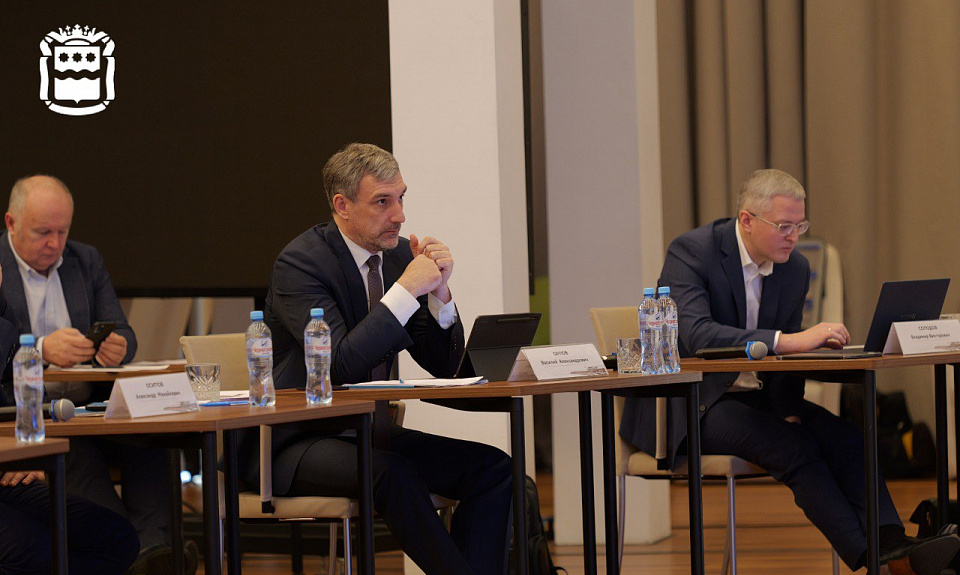 Губернатор Амурской области Василий Орлов доложил полпреду ДФО Юрию Трутневу об итогах развития региона за 2023 год