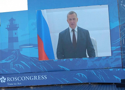 Василий Орлов: «Здесь мы делимся своим опытом, изучаем лучшие практики других регионов». Во Владивостоке на ВЭФ торжественно открыли «Улицу Дальнего Востока»