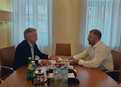 Зампред правительства Приамурья Павел Матюхин обсудил перспективы строительства Нижне-Зейской и Селемджинской ГЭС с заместителем гендиректора компании Николаем Карпухиным